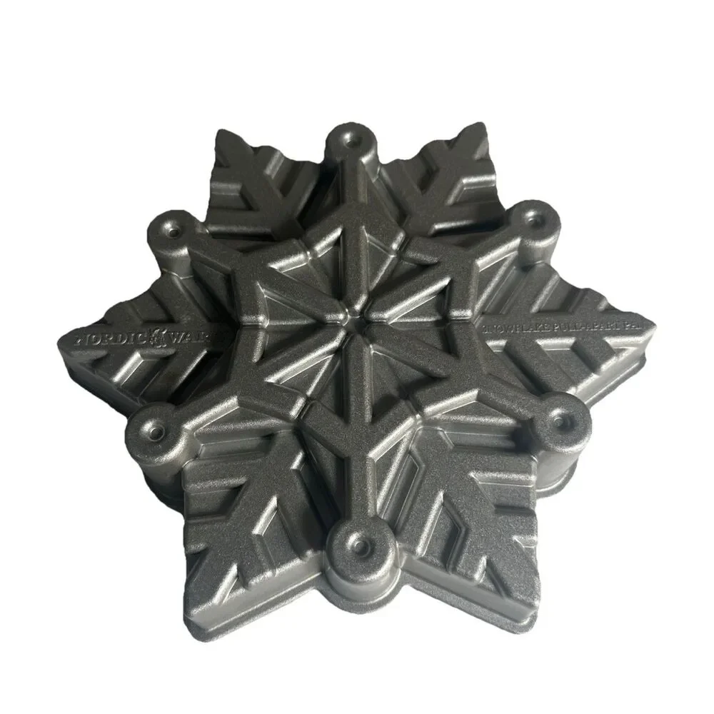 NORDIC WARE Snowflake Pull Apart Cake Pan Heavy Cast Aluminum Holiday Christmas